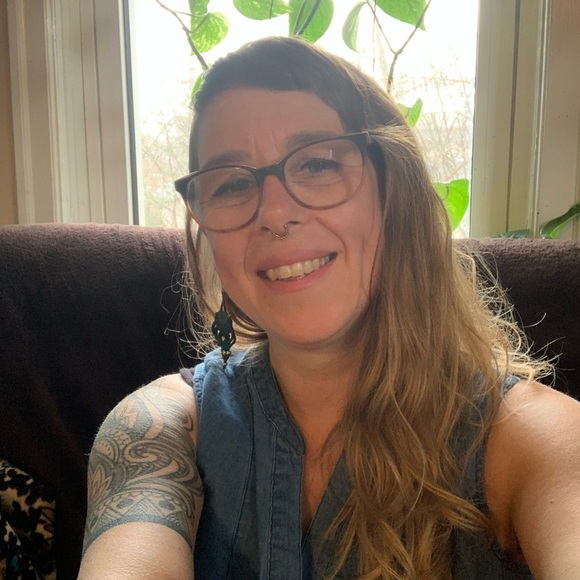 Meet your Posher, Andrea - Picture 1 of 1